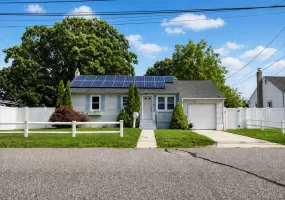 132 48th Street, Babylon, NY, 3 Bedrooms Bedrooms, 5 Rooms Rooms,1 BathroomBathrooms,Residential,For Rent,48th,0,1036229 132 48th Street, Babylon, NY, 3 Bedrooms Bedrooms, 5 Rooms Rooms,1 BathroomBathrooms,Residential,For Rent,48th,0,1036229