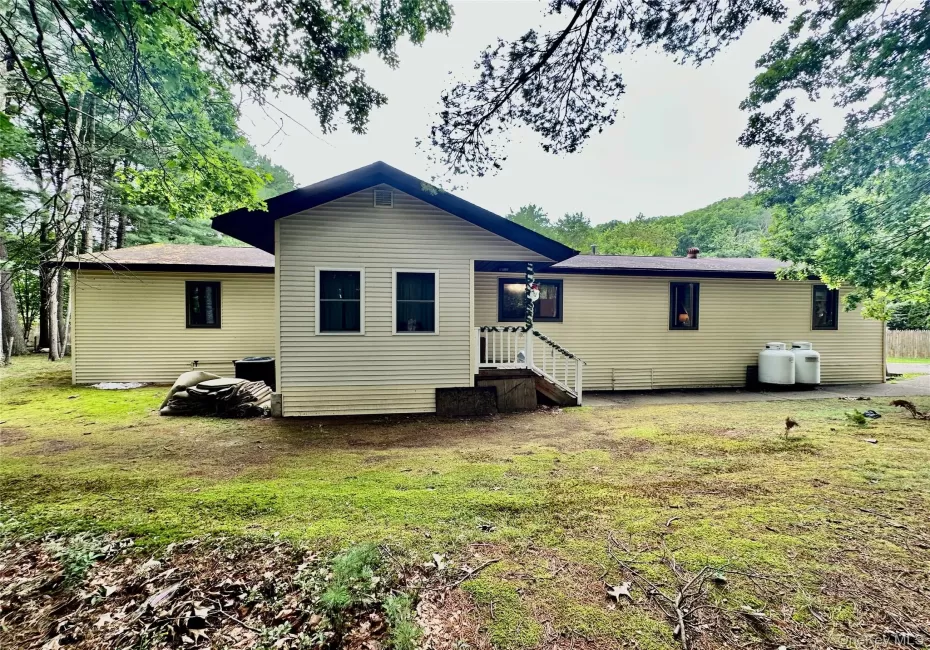 110 Foss Lane, Deerpark, NY, 4 Bedrooms Bedrooms, 7 Rooms Rooms,2 BathroomsBathrooms,Residential,For Rent,Foss,0,1038074 110 Foss Lane, Deerpark, NY, 4 Bedrooms Bedrooms, 7 Rooms Rooms,2 BathroomsBathrooms,Residential,For Rent,Foss,0,1038074