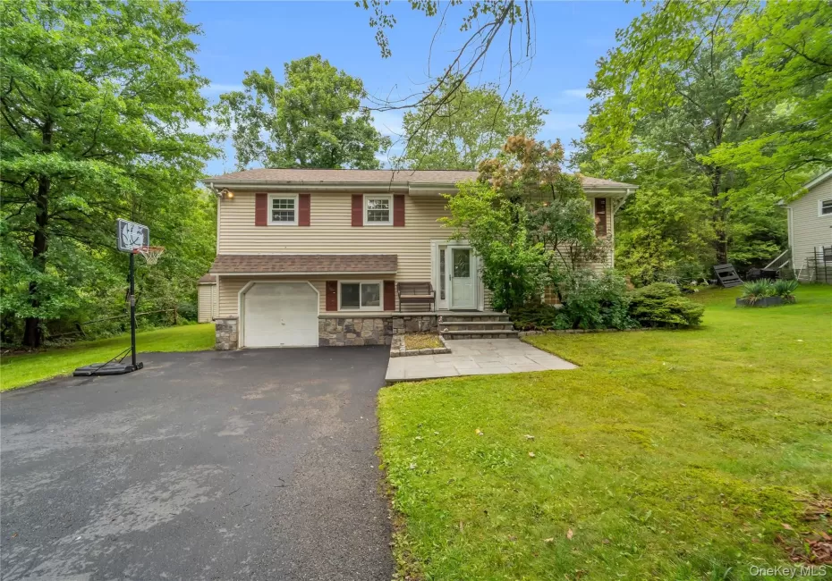 124 Northmore Drive, Yorktown, NY, 4 Bedrooms Bedrooms, 8 Rooms Rooms,2 BathroomsBathrooms,Residential,For Rent,Northmore,0,1037160 124 Northmore Drive, Yorktown, NY, 4 Bedrooms Bedrooms, 8 Rooms Rooms,2 BathroomsBathrooms,Residential,For Rent,Northmore,0,1037160