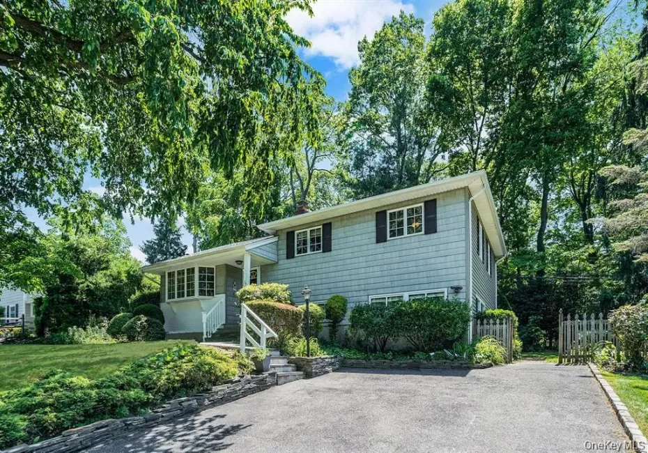34 Gristmill Lane, Huntington, NY, 3 Bedrooms Bedrooms, 10 Rooms Rooms,2 BathroomsBathrooms,Residential,For Rent,Gristmill,0,1037824 34 Gristmill Lane, Huntington, NY, 3 Bedrooms Bedrooms, 10 Rooms Rooms,2 BathroomsBathrooms,Residential,For Rent,Gristmill,0,1037824