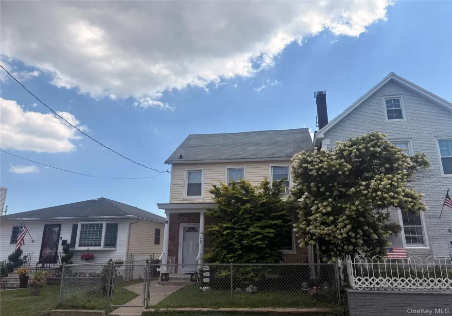 42 Saint Marys Avenue, New York, NY, 3 Bedrooms Bedrooms, 7 Rooms Rooms,2 BathroomsBathrooms,Residential,For Rent,Saint Marys,0,1036329 42 Saint Marys Avenue, New York, NY, 3 Bedrooms Bedrooms, 7 Rooms Rooms,2 BathroomsBathrooms,Residential,For Rent,Saint Marys,0,1036329