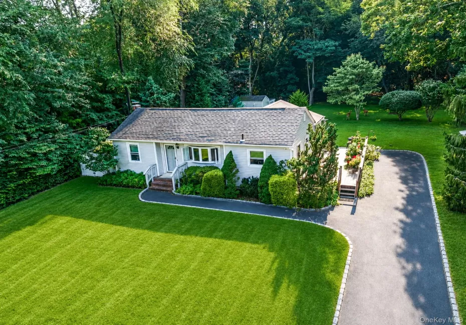 24 Oakcrest Avenue, Brookhaven, NY, 3 Bedrooms Bedrooms, 6 Rooms Rooms,1 BathroomBathrooms,Residential,For Rent,Oakcrest,0,1038189 24 Oakcrest Avenue, Brookhaven, NY, 3 Bedrooms Bedrooms, 6 Rooms Rooms,1 BathroomBathrooms,Residential,For Rent,Oakcrest,0,1038189