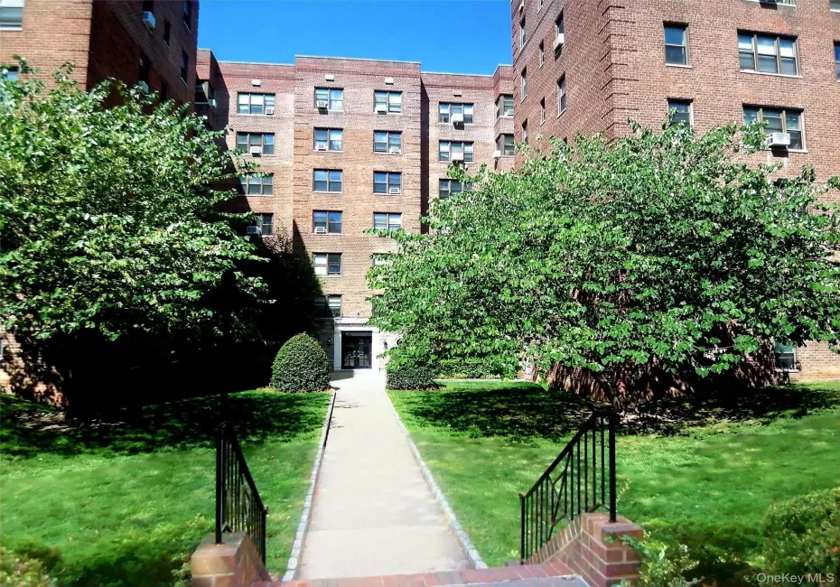 View of apartment building / complex View of apartment building / complex