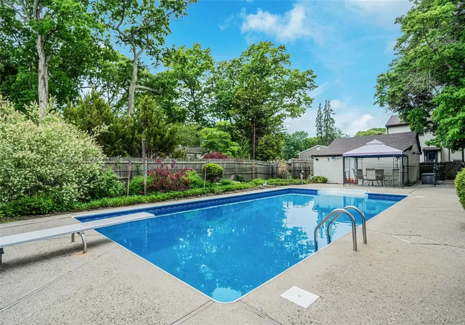 1333 Boston Avenue, Islip, NY, 3 Bedrooms Bedrooms, 7 Rooms Rooms,2 BathroomsBathrooms,Residential,For Rent,Boston,0,999745 1333 Boston Avenue, Islip, NY, 3 Bedrooms Bedrooms, 7 Rooms Rooms,2 BathroomsBathrooms,Residential,For Rent,Boston,0,999745