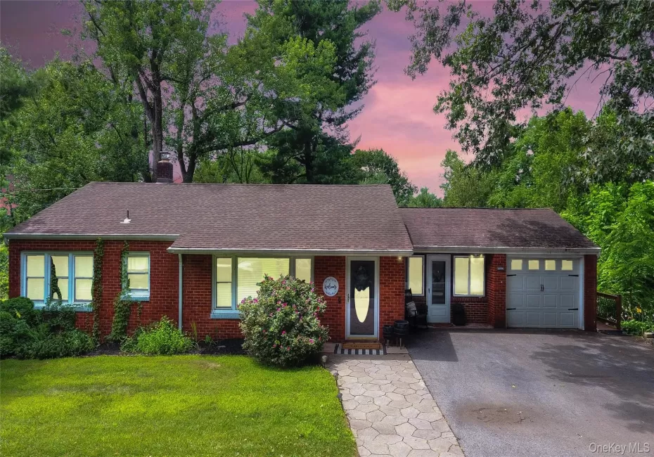 10 Oak Ridge Drive, New Windsor, NY, 3 Bedrooms Bedrooms, 7 Rooms Rooms,2 BathroomsBathrooms,Residential,For Rent,Oak Ridge,0,1036255 10 Oak Ridge Drive, New Windsor, NY, 3 Bedrooms Bedrooms, 7 Rooms Rooms,2 BathroomsBathrooms,Residential,For Rent,Oak Ridge,0,1036255