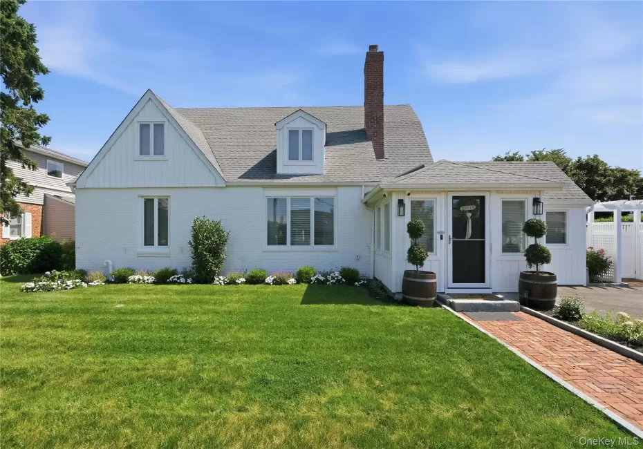 57 Girard Avenue, Islip, NY, 4 Bedrooms Bedrooms, 12 Rooms Rooms,2 BathroomsBathrooms,Residential,For Rent,Girard,0,1033916 57 Girard Avenue, Islip, NY, 4 Bedrooms Bedrooms, 12 Rooms Rooms,2 BathroomsBathrooms,Residential,For Rent,Girard,0,1033916