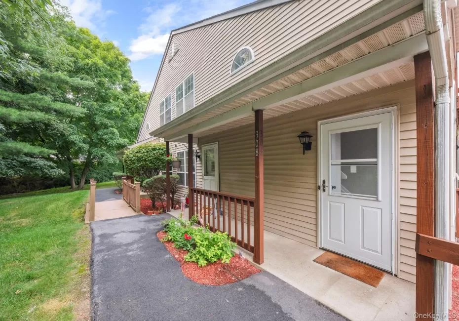 308 Magnolia Court, Woodbury, NY, 2 Bedrooms Bedrooms, 4 Rooms Rooms,2 BathroomsBathrooms,Residential,For Rent,Magnolia,0,1037618 308 Magnolia Court, Woodbury, NY, 2 Bedrooms Bedrooms, 4 Rooms Rooms,2 BathroomsBathrooms,Residential,For Rent,Magnolia,0,1037618