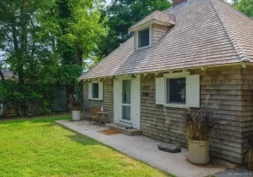 1320 Arshamomaque Avenue, Southold, NY, 2 Bedrooms Bedrooms, 6 Rooms Rooms,1 BathroomBathrooms,Residential,For Rent,Arshamomaque,0,1037884 1320 Arshamomaque Avenue, Southold, NY, 2 Bedrooms Bedrooms, 6 Rooms Rooms,1 BathroomBathrooms,Residential,For Rent,Arshamomaque,0,1037884