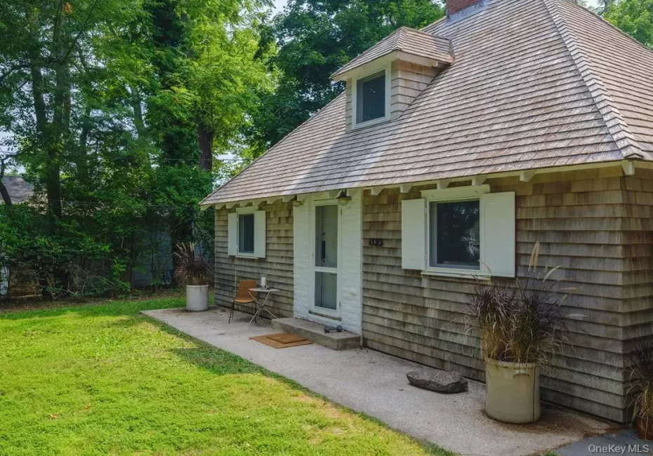1320 Arshamomaque Avenue, Southold, NY, 2 Bedrooms Bedrooms, 6 Rooms Rooms,1 BathroomBathrooms,Residential,For Rent,Arshamomaque,0,1037884 1320 Arshamomaque Avenue, Southold, NY, 2 Bedrooms Bedrooms, 6 Rooms Rooms,1 BathroomBathrooms,Residential,For Rent,Arshamomaque,0,1037884