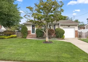 151 East Boulevard, Oyster Bay, NY, 3 Bedrooms Bedrooms, 6 Rooms Rooms,1 BathroomBathrooms,Residential,For Rent,East,0,1038136 151 East Boulevard, Oyster Bay, NY, 3 Bedrooms Bedrooms, 6 Rooms Rooms,1 BathroomBathrooms,Residential,For Rent,East,0,1038136