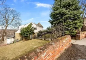 45 East Loop Road, New York, NY, 4 Bedrooms Bedrooms, 8 Rooms Rooms,2 BathroomsBathrooms,Residential,For Rent,East Loop Road,0,L3487081 45 East Loop Road, New York, NY, 4 Bedrooms Bedrooms, 8 Rooms Rooms,2 BathroomsBathrooms,Residential,For Rent,East Loop Road,0,L3487081