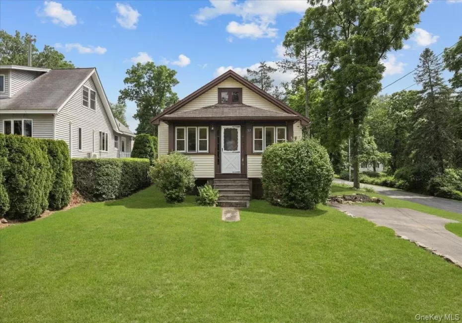 37 Yates Avenue, Poughkeepsie (town), NY, 2 Bedrooms Bedrooms, 5 Rooms Rooms,1 BathroomBathrooms,Residential Lease,For Rent,Yates,0,1038254 37 Yates Avenue, Poughkeepsie (town), NY, 2 Bedrooms Bedrooms, 5 Rooms Rooms,1 BathroomBathrooms,Residential Lease,For Rent,Yates,0,1038254