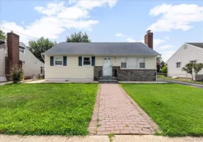 4 Cecil Place, Oyster Bay, NY, 4 Bedrooms Bedrooms, 6 Rooms Rooms,2 BathroomsBathrooms,Residential Lease,For Rent,Cecil,0,1037887 4 Cecil Place, Oyster Bay, NY, 4 Bedrooms Bedrooms, 6 Rooms Rooms,2 BathroomsBathrooms,Residential Lease,For Rent,Cecil,0,1037887