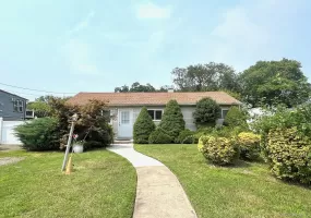 1656 Thompson Drive, Islip, NY, 3 Bedrooms Bedrooms, 5 Rooms Rooms,1 BathroomBathrooms,Residential,For Rent,Thompson,0,1037958 1656 Thompson Drive, Islip, NY, 3 Bedrooms Bedrooms, 5 Rooms Rooms,1 BathroomBathrooms,Residential,For Rent,Thompson,0,1037958