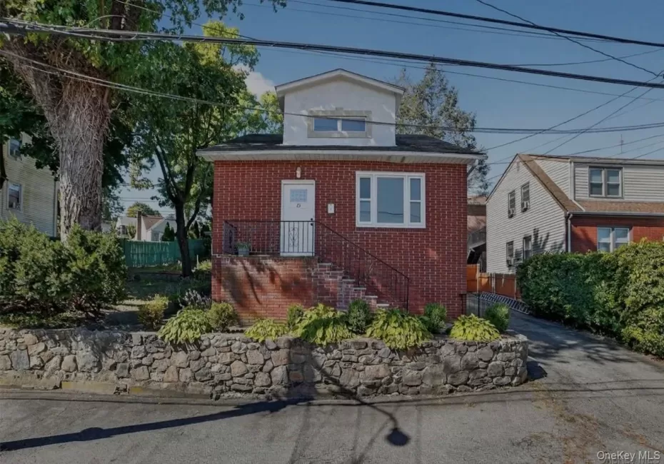 23 Mansion Ave, Yonkers, NY, 3 Bedrooms Bedrooms, 6 Rooms Rooms,1 BathroomBathrooms,Residential Lease,For Rent,Mansion Ave,0,1038305 23 Mansion Ave, Yonkers, NY, 3 Bedrooms Bedrooms, 6 Rooms Rooms,1 BathroomBathrooms,Residential Lease,For Rent,Mansion Ave,0,1038305