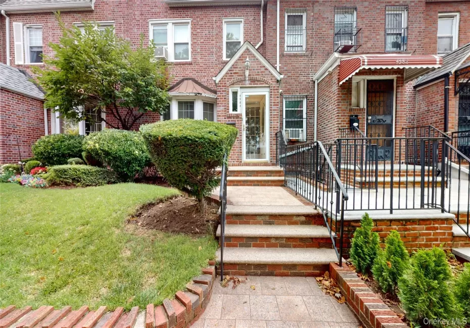 4584 Kings Highway, New York, NY, 3 Bedrooms Bedrooms, 7 Rooms Rooms,1 BathroomBathrooms,Residential,For Rent,Kings,0,1037728 4584 Kings Highway, New York, NY, 3 Bedrooms Bedrooms, 7 Rooms Rooms,1 BathroomBathrooms,Residential,For Rent,Kings,0,1037728