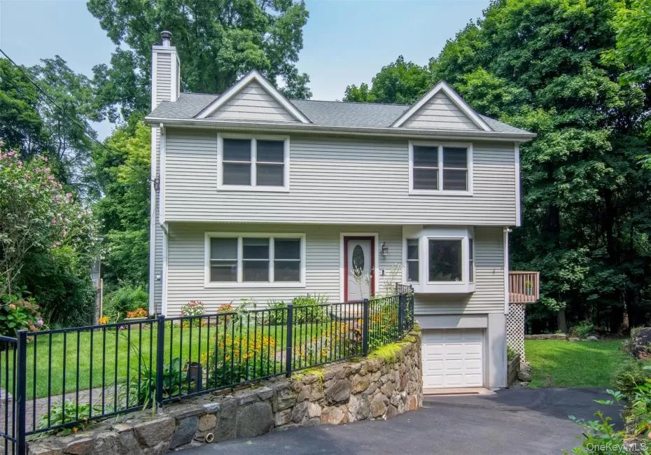 73 High Street, Greenburgh, NY, 4 Bedrooms Bedrooms, 8 Rooms Rooms,3 BathroomsBathrooms,Residential,For Rent,High,0,1038345 73 High Street, Greenburgh, NY, 4 Bedrooms Bedrooms, 8 Rooms Rooms,3 BathroomsBathrooms,Residential,For Rent,High,0,1038345