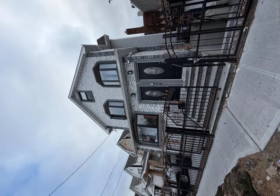 10414 120th Street, New York, NY, 3 Bedrooms Bedrooms, 7 Rooms Rooms,2 BathroomsBathrooms,Residential Lease,For Rent,120th,0,1038342 10414 120th Street, New York, NY, 3 Bedrooms Bedrooms, 7 Rooms Rooms,2 BathroomsBathrooms,Residential Lease,For Rent,120th,0,1038342