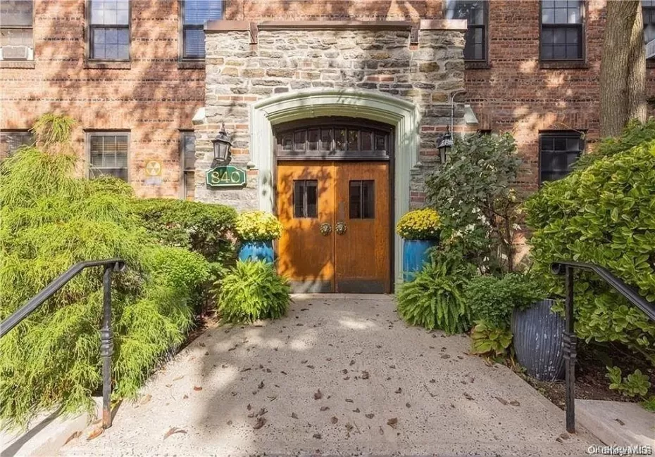 840 Bronx River Road, Yonkers, NY, 1 Bedroom Bedrooms, 5 Rooms Rooms,1 BathroomBathrooms,Residential,For Rent,Bronx River,0,1038442 840 Bronx River Road, Yonkers, NY, 1 Bedroom Bedrooms, 5 Rooms Rooms,1 BathroomBathrooms,Residential,For Rent,Bronx River,0,1038442