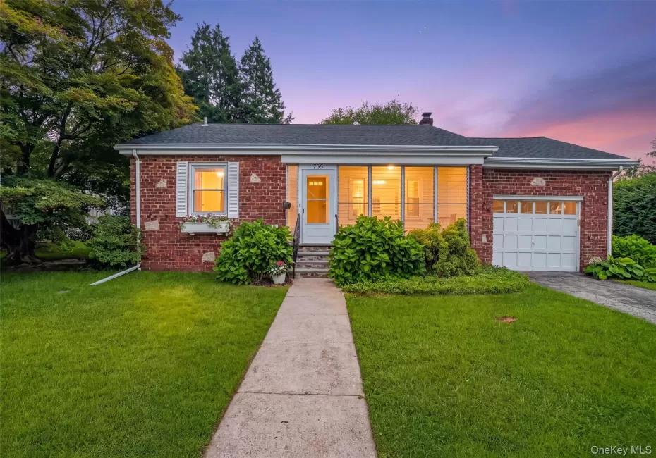755 Hoover Avenue, Peekskill, NY, 3 Bedrooms Bedrooms, 5 Rooms Rooms,1 BathroomBathrooms,Residential,For Rent,Hoover,0,1038340 755 Hoover Avenue, Peekskill, NY, 3 Bedrooms Bedrooms, 5 Rooms Rooms,1 BathroomBathrooms,Residential,For Rent,Hoover,0,1038340