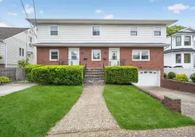 68A Graywood Road, North Hempstead, NY, 4 Bedrooms Bedrooms, 6 Rooms Rooms,2 BathroomsBathrooms,Residential Lease,For Rent,Graywood,0,1038454 68A Graywood Road, North Hempstead, NY, 4 Bedrooms Bedrooms, 6 Rooms Rooms,2 BathroomsBathrooms,Residential Lease,For Rent,Graywood,0,1038454