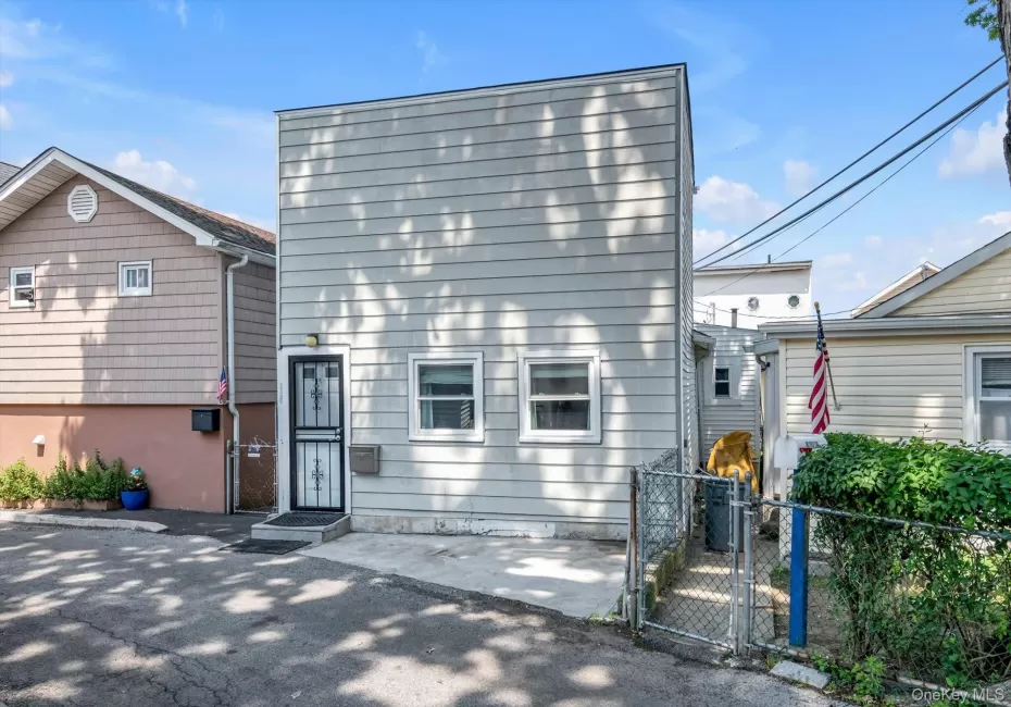 85 Edgewater Park Drive, New York, NY, 3 Bedrooms Bedrooms, 5 Rooms Rooms,1 BathroomBathrooms,Residential,For Rent,Edgewater Park,0,1038292 85 Edgewater Park Drive, New York, NY, 3 Bedrooms Bedrooms, 5 Rooms Rooms,1 BathroomBathrooms,Residential,For Rent,Edgewater Park,0,1038292