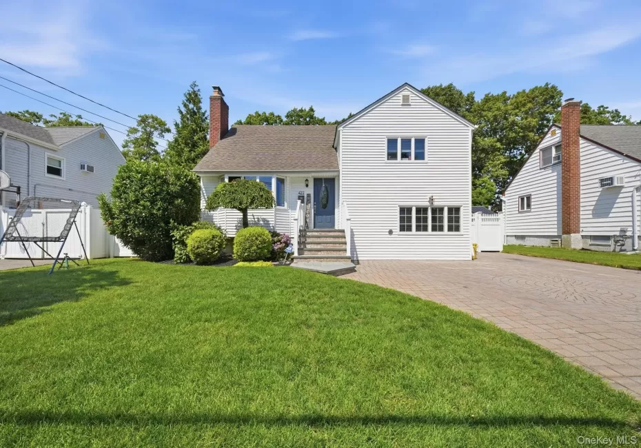 422 Park Lane, Oyster Bay, NY, 3 Bedrooms Bedrooms, 9 Rooms Rooms,2 BathroomsBathrooms,Residential,For Rent,Park,0,1030423 422 Park Lane, Oyster Bay, NY, 3 Bedrooms Bedrooms, 9 Rooms Rooms,2 BathroomsBathrooms,Residential,For Rent,Park,0,1030423