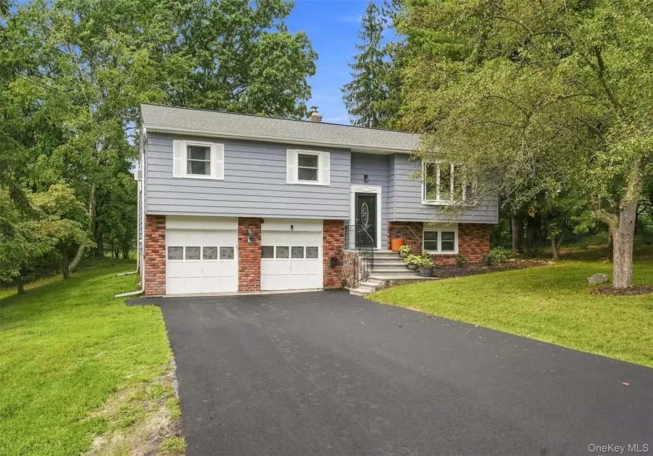 16 Cromwell Drive, La Grange, NY, 4 Bedrooms Bedrooms, 7 Rooms Rooms,1 BathroomBathrooms,Residential,For Rent,Cromwell,0,1036909 16 Cromwell Drive, La Grange, NY, 4 Bedrooms Bedrooms, 7 Rooms Rooms,1 BathroomBathrooms,Residential,For Rent,Cromwell,0,1036909