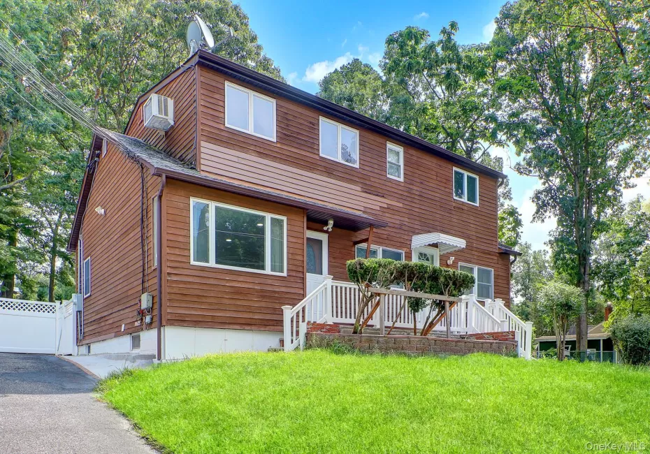 653 Meadow Road, Smithtown, NY, 4 Bedrooms Bedrooms, 10 Rooms Rooms,2 BathroomsBathrooms,Residential,For Rent,Meadow,0,1038388 653 Meadow Road, Smithtown, NY, 4 Bedrooms Bedrooms, 10 Rooms Rooms,2 BathroomsBathrooms,Residential,For Rent,Meadow,0,1038388