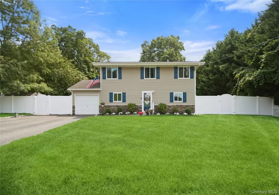 4 Acorn Street, Brookhaven, NY, 3 Bedrooms Bedrooms, 7 Rooms Rooms,2 BathroomsBathrooms,Residential,For Rent,Acorn,0,1037739 4 Acorn Street, Brookhaven, NY, 3 Bedrooms Bedrooms, 7 Rooms Rooms,2 BathroomsBathrooms,Residential,For Rent,Acorn,0,1037739