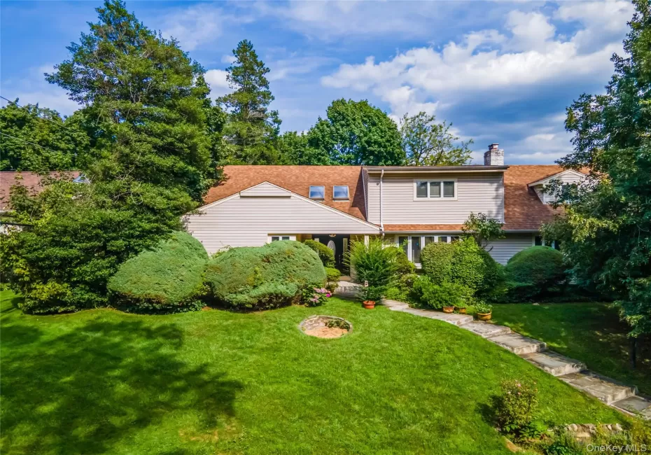 9 Talbot Drive, North Hempstead, NY, 6 Bedrooms Bedrooms, 9 Rooms Rooms,4 BathroomsBathrooms,Residential,For Rent,Talbot,0,1038093 9 Talbot Drive, North Hempstead, NY, 6 Bedrooms Bedrooms, 9 Rooms Rooms,4 BathroomsBathrooms,Residential,For Rent,Talbot,0,1038093