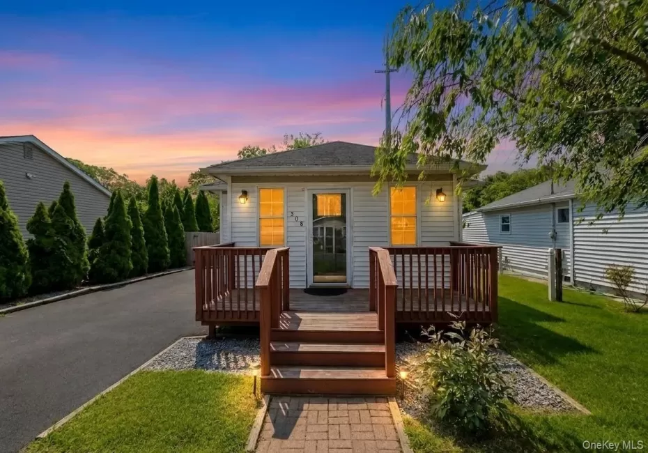 508 Michigan Street, Islip, NY, 2 Bedrooms Bedrooms, 3 Rooms Rooms,1 BathroomBathrooms,Residential,For Rent,Michigan,0,1037545 508 Michigan Street, Islip, NY, 2 Bedrooms Bedrooms, 3 Rooms Rooms,1 BathroomBathrooms,Residential,For Rent,Michigan,0,1037545