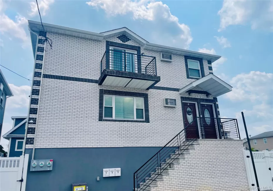 9976 164th Avenue, New York, NY, 3 Bedrooms Bedrooms, 5 Rooms Rooms,2 BathroomsBathrooms,Residential Lease,For Rent,164th,0,1038523 9976 164th Avenue, New York, NY, 3 Bedrooms Bedrooms, 5 Rooms Rooms,2 BathroomsBathrooms,Residential Lease,For Rent,164th,0,1038523