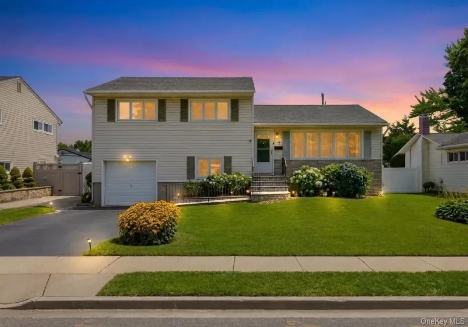 7 Primrose Avenue, Oyster Bay, NY, 3 Bedrooms Bedrooms, 10 Rooms Rooms,2 BathroomsBathrooms,Residential,For Rent,Primrose,0,1038529 7 Primrose Avenue, Oyster Bay, NY, 3 Bedrooms Bedrooms, 10 Rooms Rooms,2 BathroomsBathrooms,Residential,For Rent,Primrose,0,1038529