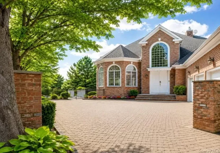 63 Charney Court, North Hempstead, NY, 4 Bedrooms Bedrooms, 10 Rooms Rooms,4 BathroomsBathrooms,Residential,For Rent,Charney,0,1038383 63 Charney Court, North Hempstead, NY, 4 Bedrooms Bedrooms, 10 Rooms Rooms,4 BathroomsBathrooms,Residential,For Rent,Charney,0,1038383