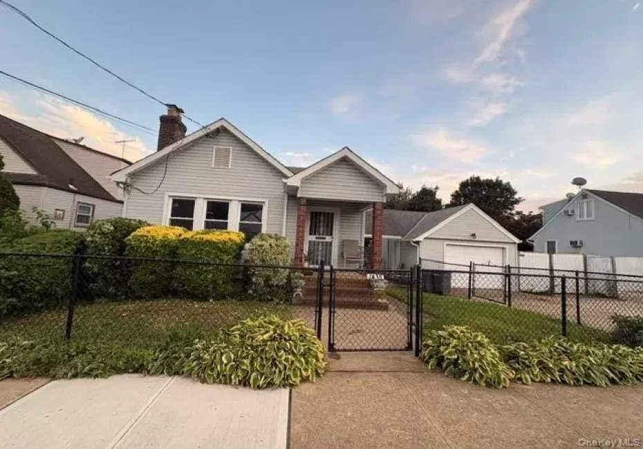 1435 Alpha Street, Hempstead, NY, 3 Bedrooms Bedrooms, 5 Rooms Rooms,2 BathroomsBathrooms,Residential,For Rent,Alpha,0,1038196 1435 Alpha Street, Hempstead, NY, 3 Bedrooms Bedrooms, 5 Rooms Rooms,2 BathroomsBathrooms,Residential,For Rent,Alpha,0,1038196