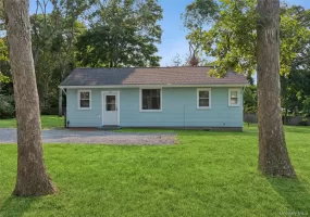 171 Wakeman Road, Southampton, NY, 2 Bedrooms Bedrooms, 5 Rooms Rooms,1 BathroomBathrooms,Residential Lease,For Rent,Wakeman,0,1037138 171 Wakeman Road, Southampton, NY, 2 Bedrooms Bedrooms, 5 Rooms Rooms,1 BathroomBathrooms,Residential Lease,For Rent,Wakeman,0,1037138