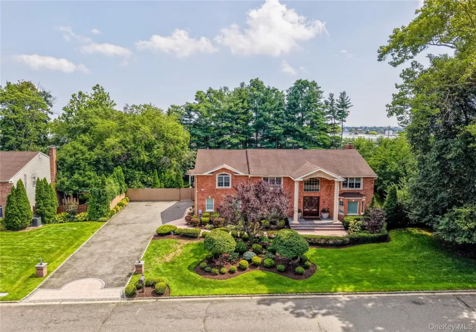 20 Stirrup Lane, Oyster Bay, NY, 6 Bedrooms Bedrooms, 12 Rooms Rooms,4 BathroomsBathrooms,Residential,For Rent,Stirrup,0,1036182 20 Stirrup Lane, Oyster Bay, NY, 6 Bedrooms Bedrooms, 12 Rooms Rooms,4 BathroomsBathrooms,Residential,For Rent,Stirrup,0,1036182