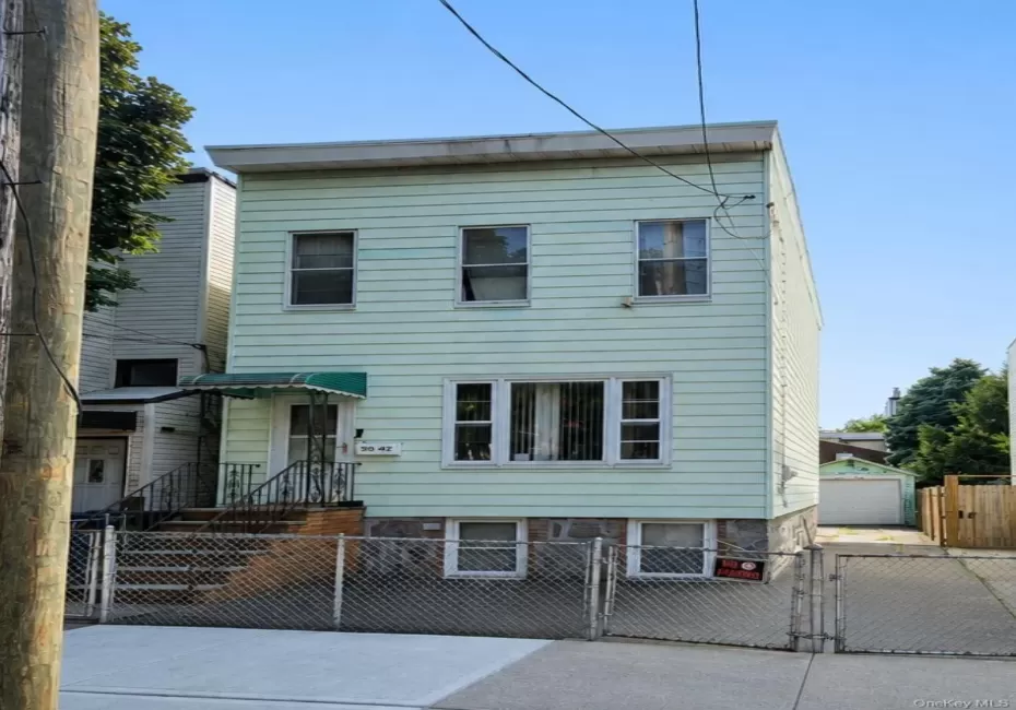 20-42 41st Street, New York, NY, 2 Bedrooms Bedrooms, 5 Rooms Rooms,1 BathroomBathrooms,Residential,For Rent,41st,0,1037487 20-42 41st Street, New York, NY, 2 Bedrooms Bedrooms, 5 Rooms Rooms,1 BathroomBathrooms,Residential,For Rent,41st,0,1037487