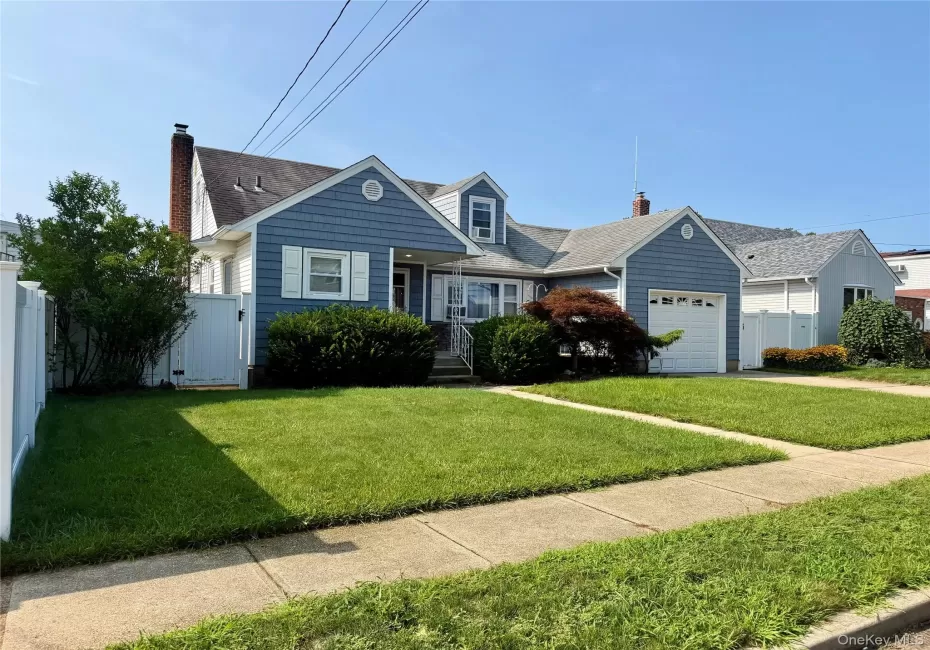 62 Bernard Street, Oyster Bay, NY, 4 Bedrooms Bedrooms, 6 Rooms Rooms,1 BathroomBathrooms,Residential,For Rent,Bernard,0,1037693 62 Bernard Street, Oyster Bay, NY, 4 Bedrooms Bedrooms, 6 Rooms Rooms,1 BathroomBathrooms,Residential,For Rent,Bernard,0,1037693
