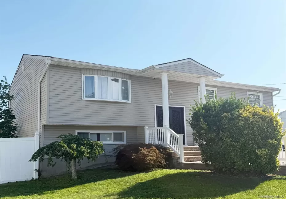 119 Spray, Oyster Bay, NY, 3 Bedrooms Bedrooms, 7 Rooms Rooms,1 BathroomBathrooms,Residential Lease,For Rent,Spray,0,1038818 119 Spray, Oyster Bay, NY, 3 Bedrooms Bedrooms, 7 Rooms Rooms,1 BathroomBathrooms,Residential Lease,For Rent,Spray,0,1038818