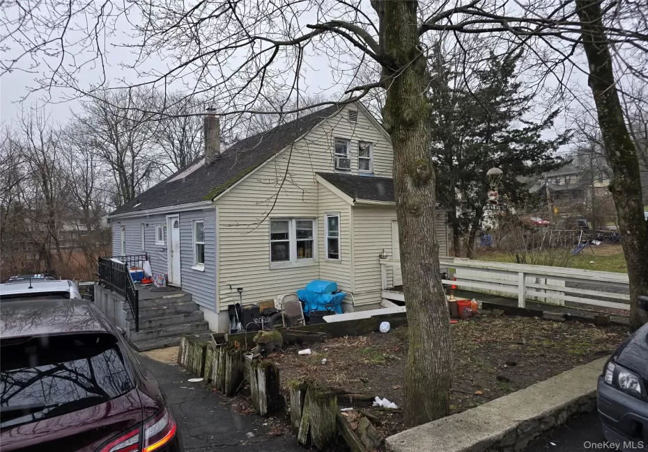 13 Waldron Avenue, Clarkstown, NY, 2 Bedrooms Bedrooms, 4 Rooms Rooms,1 BathroomBathrooms,Residential,For Rent,Waldron,0,971920 13 Waldron Avenue, Clarkstown, NY, 2 Bedrooms Bedrooms, 4 Rooms Rooms,1 BathroomBathrooms,Residential,For Rent,Waldron,0,971920
