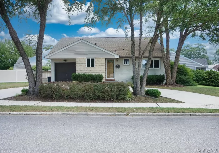 108 Glen Road, Babylon, NY, 3 Bedrooms Bedrooms, 5 Rooms Rooms,1 BathroomBathrooms,Residential,For Rent,Glen,0,1036839 108 Glen Road, Babylon, NY, 3 Bedrooms Bedrooms, 5 Rooms Rooms,1 BathroomBathrooms,Residential,For Rent,Glen,0,1036839