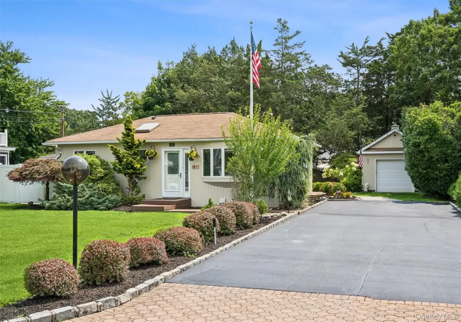 11 Bay Street, Brookhaven, NY, 2 Bedrooms Bedrooms, 4 Rooms Rooms,1 BathroomBathrooms,Residential,For Rent,Bay,0,1037378 11 Bay Street, Brookhaven, NY, 2 Bedrooms Bedrooms, 4 Rooms Rooms,1 BathroomBathrooms,Residential,For Rent,Bay,0,1037378