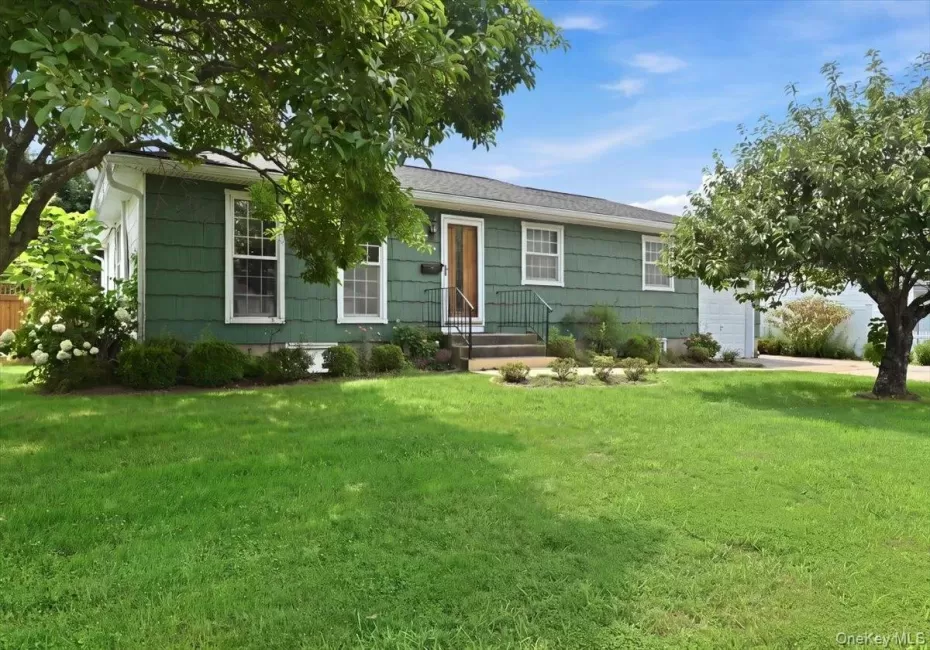 244 Neptune Avenue, Babylon, NY, 3 Bedrooms Bedrooms, 8 Rooms Rooms,2 BathroomsBathrooms,Residential,For Rent,Neptune,0,1038304 244 Neptune Avenue, Babylon, NY, 3 Bedrooms Bedrooms, 8 Rooms Rooms,2 BathroomsBathrooms,Residential,For Rent,Neptune,0,1038304
