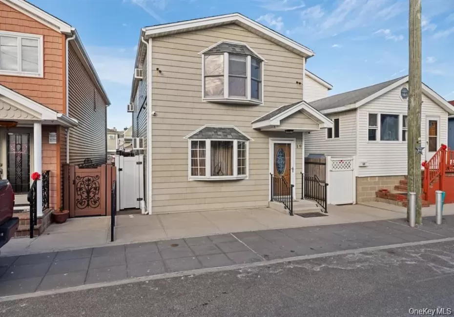 19 13th Road, New York, NY, 2 Bedrooms Bedrooms, 5 Rooms Rooms,1 BathroomBathrooms,Residential,For Rent,13th,0,1038717 19 13th Road, New York, NY, 2 Bedrooms Bedrooms, 5 Rooms Rooms,1 BathroomBathrooms,Residential,For Rent,13th,0,1038717