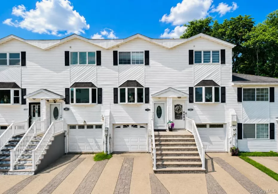 493 Medina Street, New York, NY, 3 Bedrooms Bedrooms, 9 Rooms Rooms,1 BathroomBathrooms,Residential,For Rent,Medina,0,1038812 493 Medina Street, New York, NY, 3 Bedrooms Bedrooms, 9 Rooms Rooms,1 BathroomBathrooms,Residential,For Rent,Medina,0,1038812