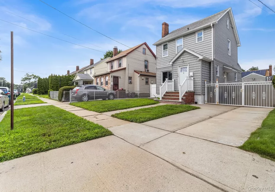 129 Lawson Street, Hempstead, NY, 3 Bedrooms Bedrooms, 5 Rooms Rooms,2 BathroomsBathrooms,Residential,For Rent,Lawson,0,1038742 129 Lawson Street, Hempstead, NY, 3 Bedrooms Bedrooms, 5 Rooms Rooms,2 BathroomsBathrooms,Residential,For Rent,Lawson,0,1038742