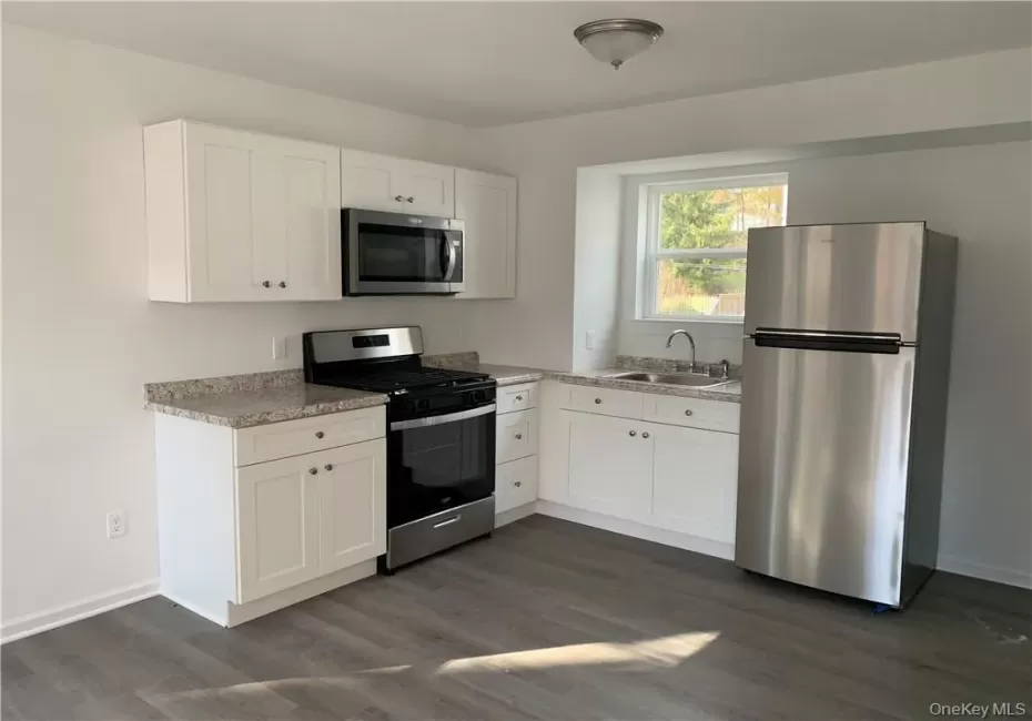 9 poplar Street, Warwick (town), NY, 1 Bedroom Bedrooms, 3 Rooms Rooms,1 BathroomBathrooms,Residential Lease,For Rent,poplar,0,1038705 9 poplar Street, Warwick (town), NY, 1 Bedroom Bedrooms, 3 Rooms Rooms,1 BathroomBathrooms,Residential Lease,For Rent,poplar,0,1038705