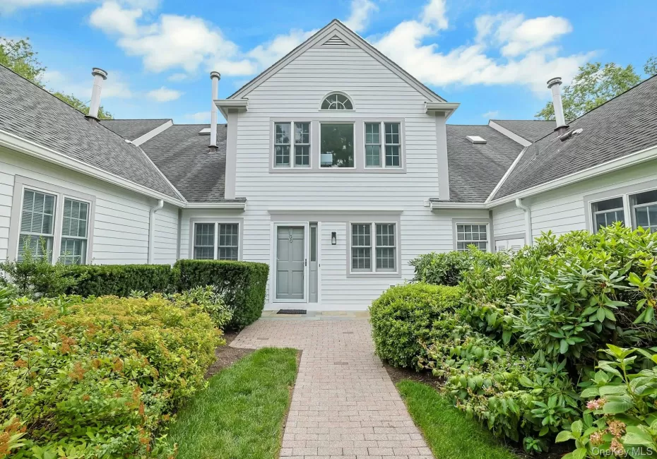 Welcome to 100 Brook Hills Circle Welcome to 100 Brook Hills Circle